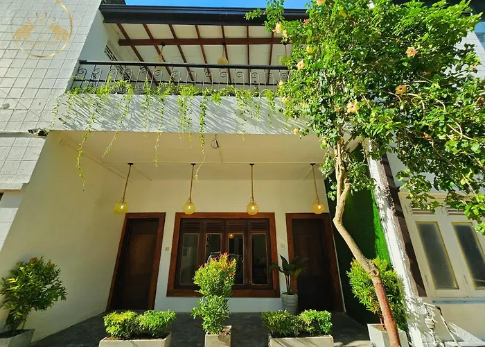 Galle Face Terrace Hostel By Tourlux